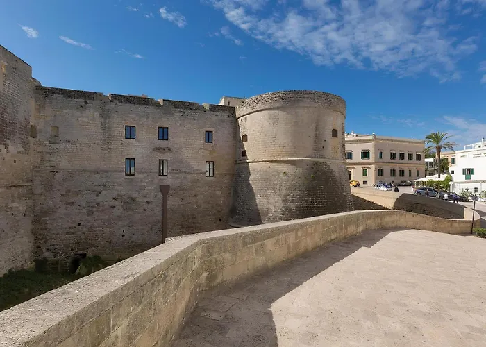 Dimora Storica Torre Matta Elegance, History And Sea Views In The Heart Of Otr 펜션