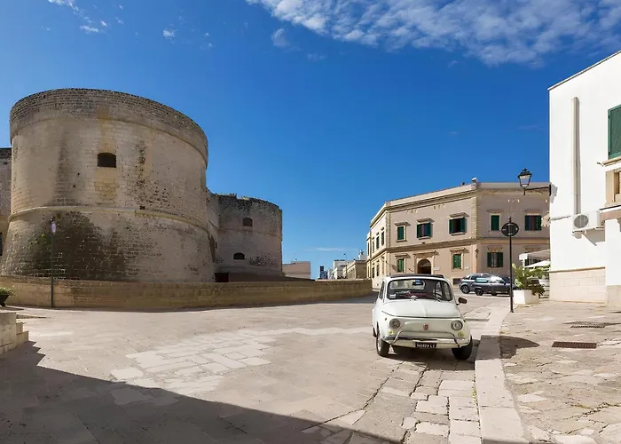 Dimora Storica Torre Matta Elegance, History And Sea Views In The Heart Of Otr 펜션 *