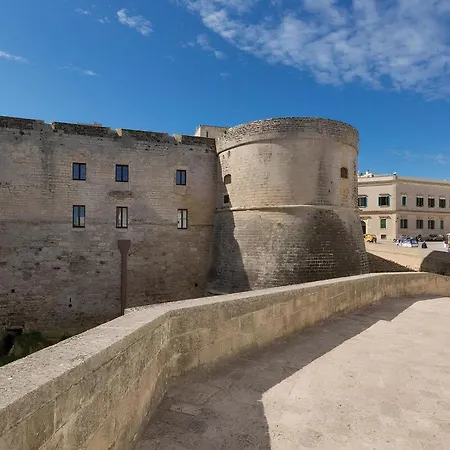 Dimora Storica Torre Matta Elegance, History And Sea Views In The Heart Of Otr Nyaraló